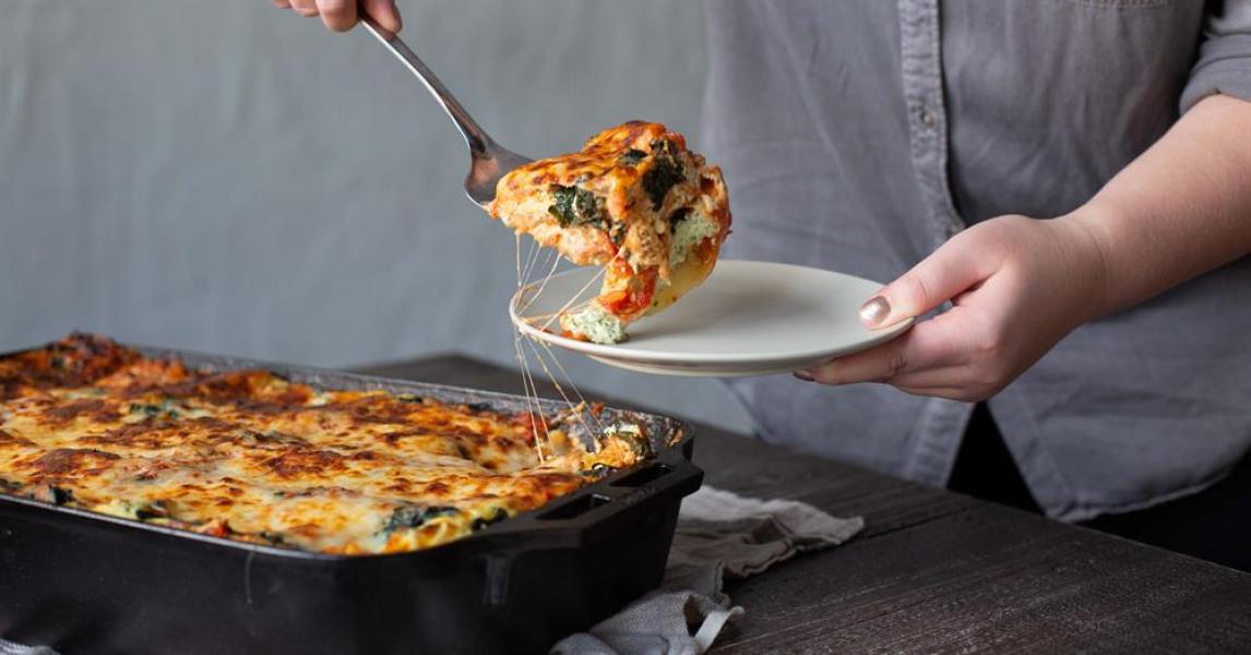 Cheesy Spinach Lasagna – Lodge Cast Iron