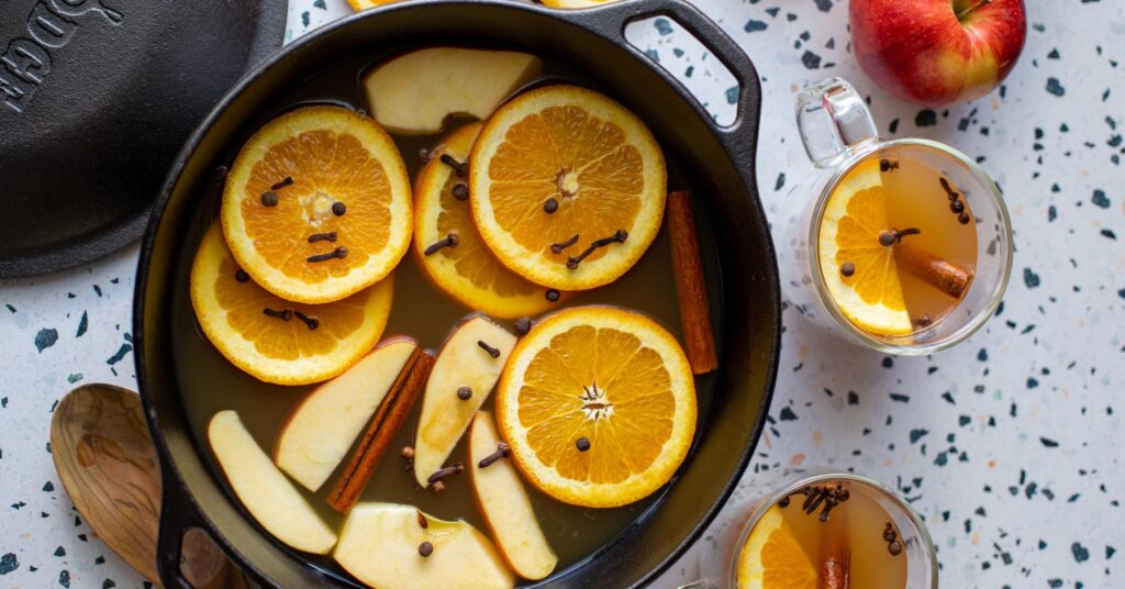 Mulled Apple Cider – Lodge Cast Iron