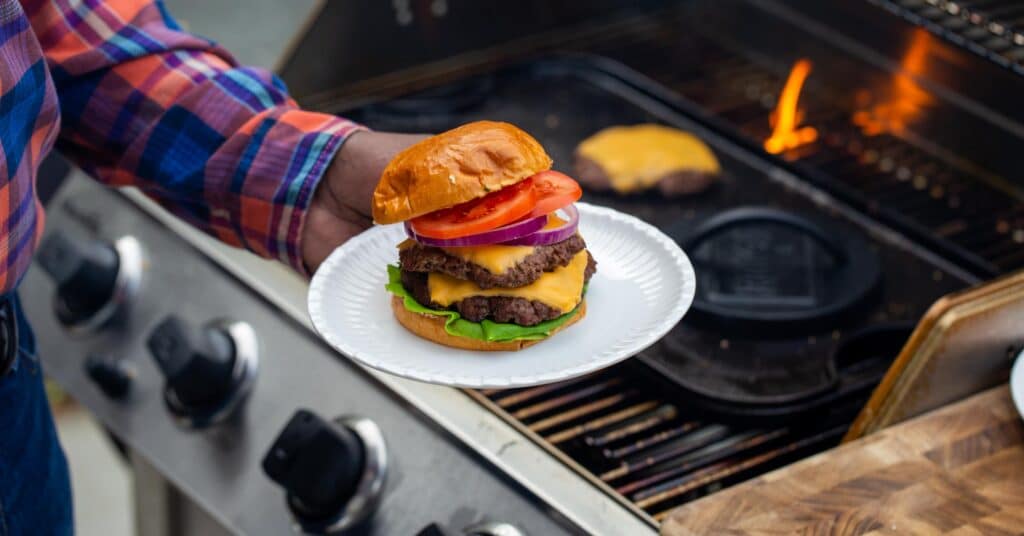 Smash Burgers With Garlic Butter Buns – Lodge Cast Iron