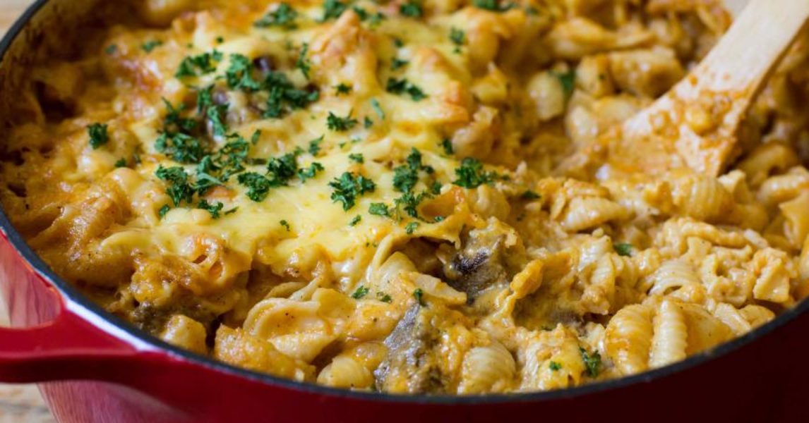 Steak Mac & Cheese – Lodge Cast Iron