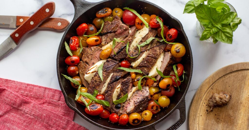 One-Pan Steak Caprese with Fresh Basil and Blistered Heirloom Tomatoes – Lodge Cast Iron