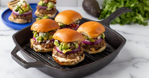 Mini Burgers Με Μπιφτέκι Από Μοσχάρι & Λουκάνικο Chorizo