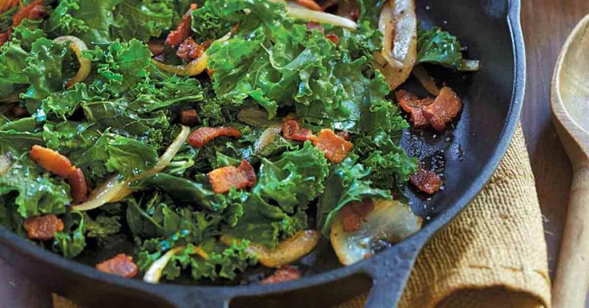Braised Kale With Bacon And Onions
&ndash; Lodge Cast Iron