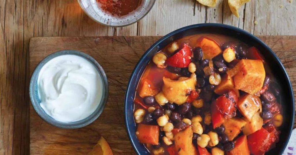 Winter Root Vegetable Chili – Lodge Cast Iron
