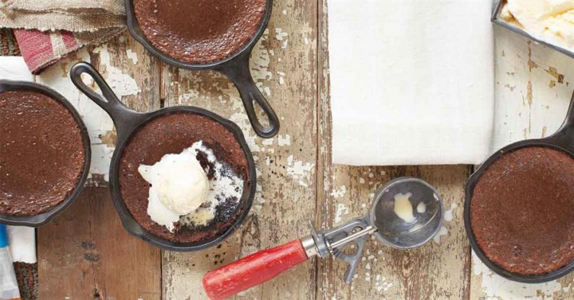 Gooey Chocolate Skillets – Lodge Cast Iron