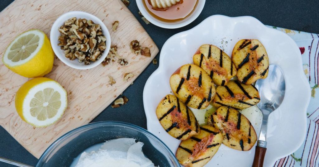 Grilled Peaches With Ricotta – Lodge Cast Iron