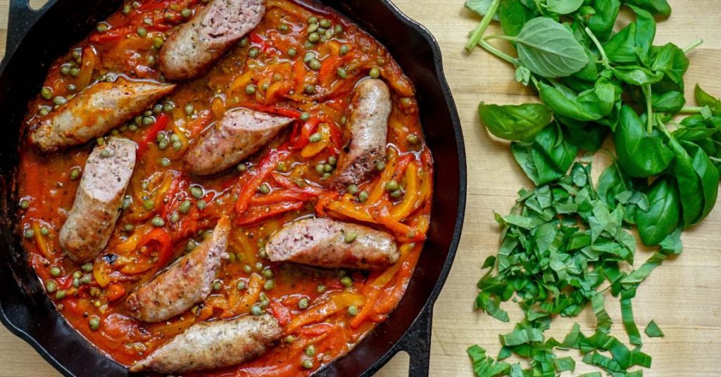 Sausage &amp; Peppers
&ndash; Lodge Cast Iron