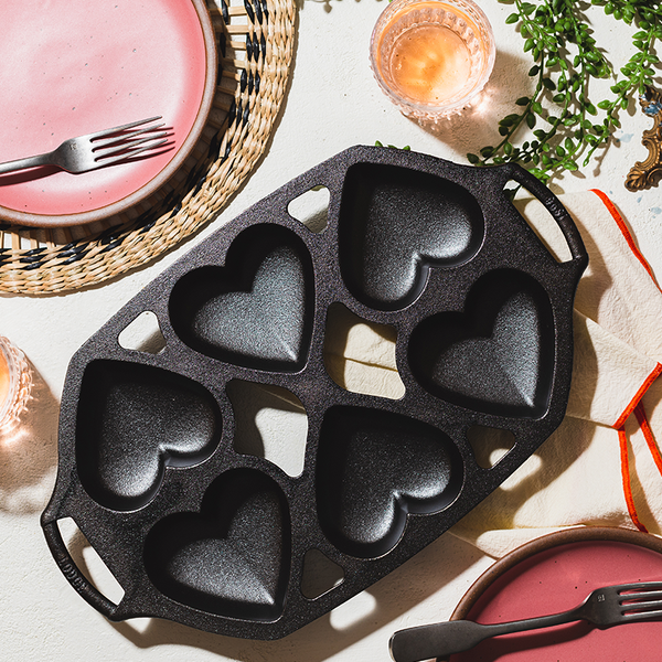 Seasoned Cast Iron Heart Mini Cake Pan – Lodge Cast Iron