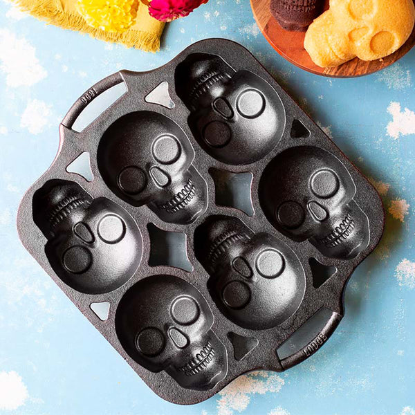 Skull Mini Cake Pan with Silicone Grips