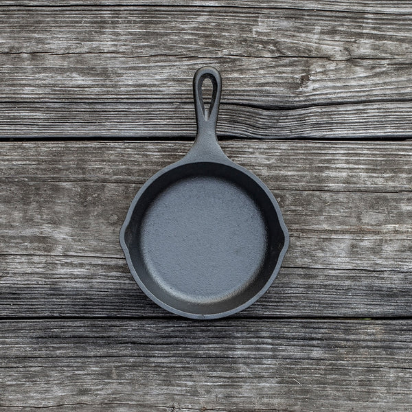 Heat-Treated Cm Cast Iron Skillet